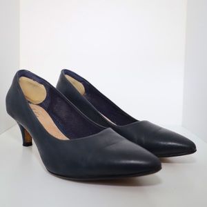 Clarks Comfort Collection Dark Navy Leather Pump